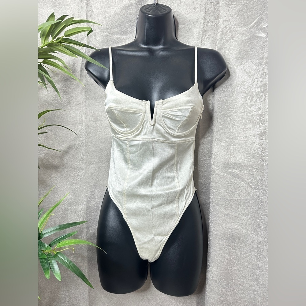 Zara Women’s Ivory Satin Underwired Bodysuit Top Sz Small